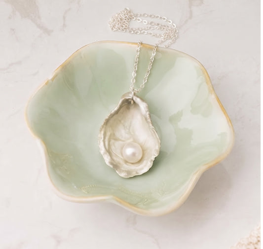 The Crescent Pearl Oyster
